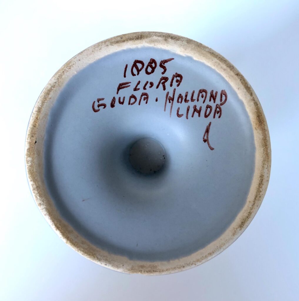Flora Gouda Vase - Decor Linda 1885 - Mid-Century - bottom view 1