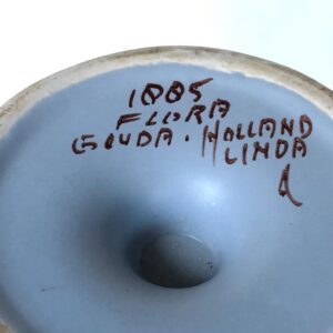 Flora Gouda Vase - Decor Linda 1885 - Mid-Century - bottom detail view