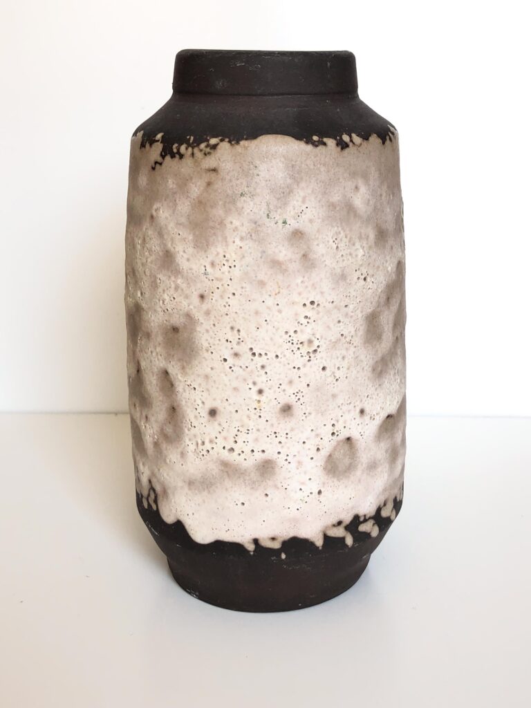 Pottenbakkerij Hellendoorn Fat Lava Vase - Handmade Dutch Studio Pottery - Front view