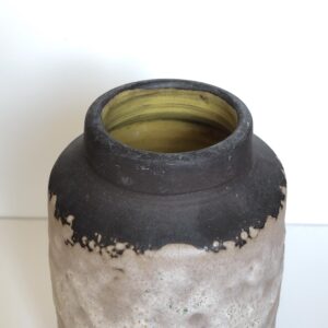 Pottenbakkerij Hellendoorn Fat Lava Vase - Handmade Dutch Studio Pottery - detail view 1