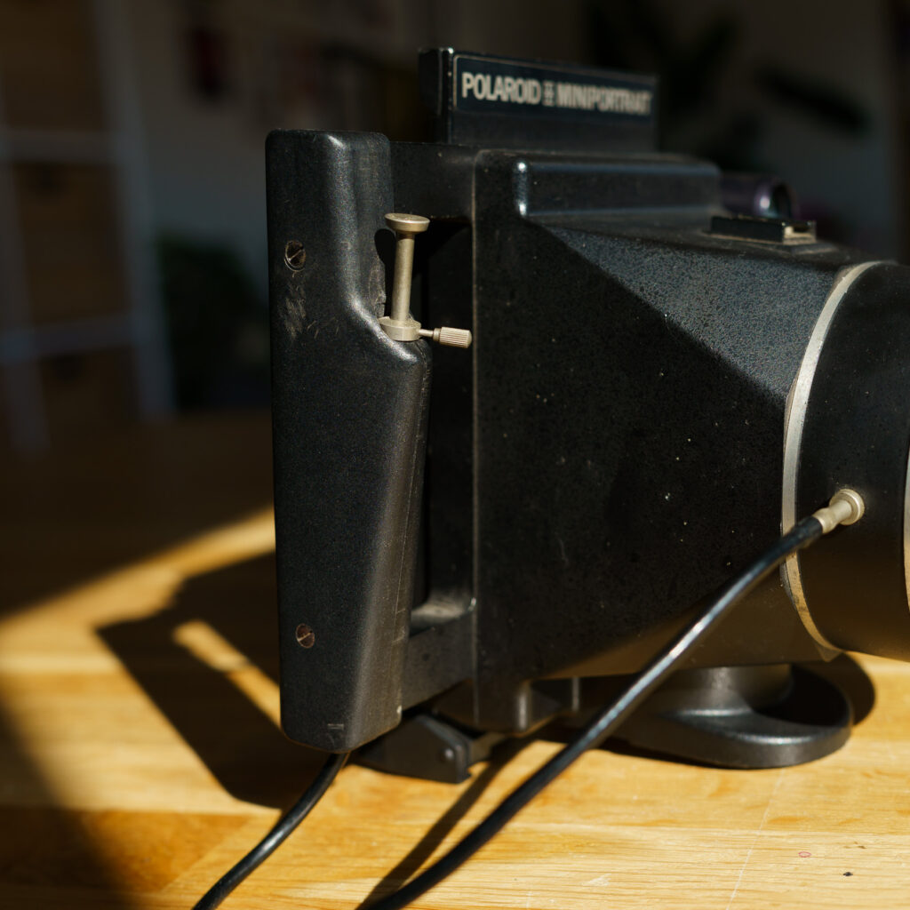 Polaroid Miniportrait Model 401 Cambo - side view