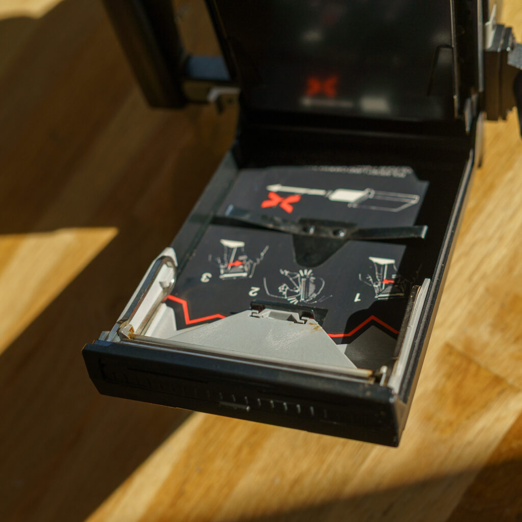 Polaroid Miniportrait Model 401 Cambo - casette Opened view 2