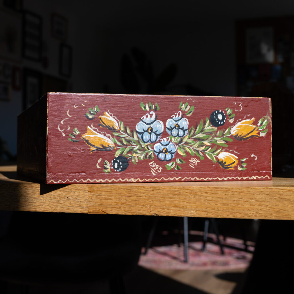 Hindeloopen Hand-Painted Wooden Box - Bird & Floral - bottom view