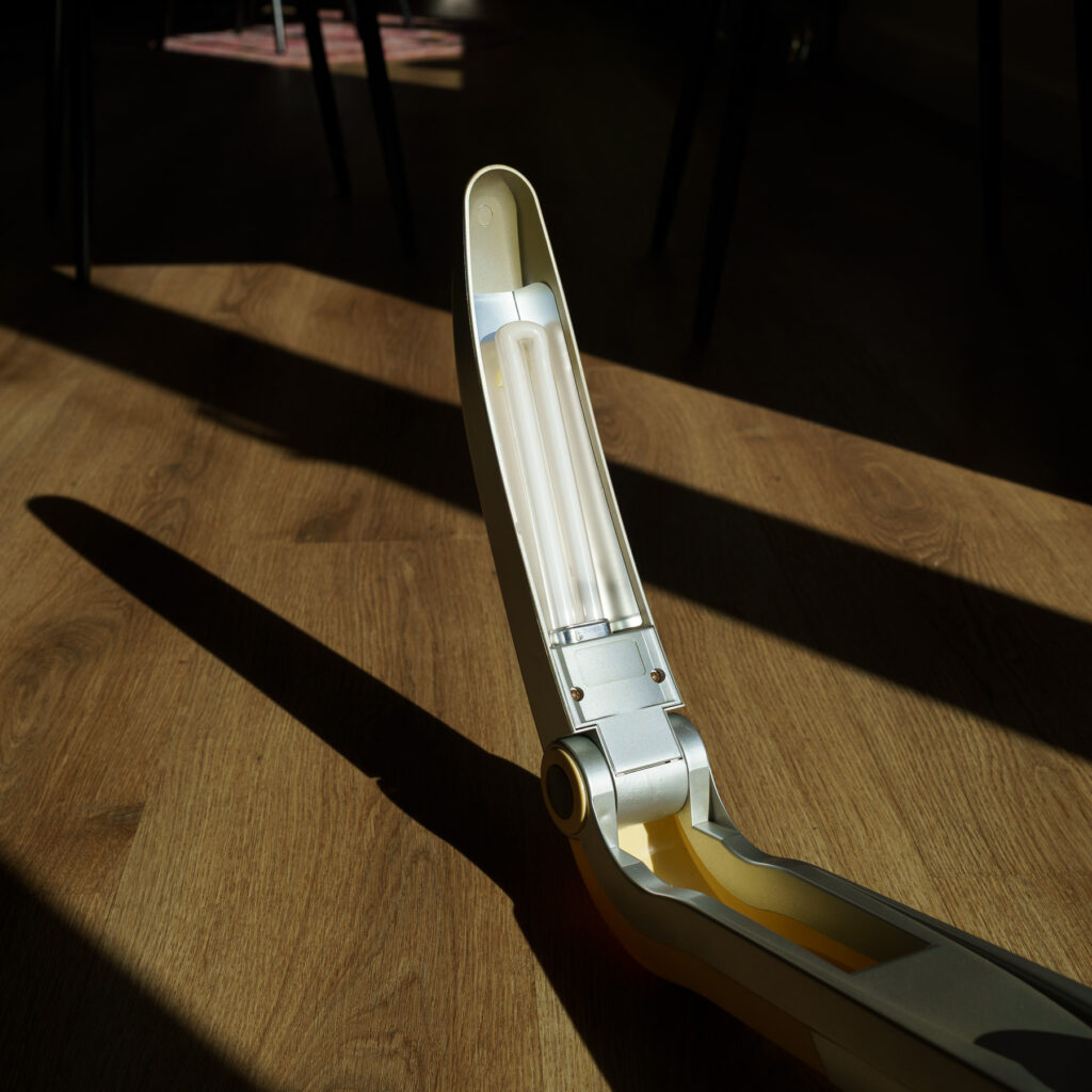 H.T. Huang 'Toucan' Lamp - inside detail