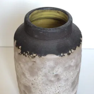Pottenbakkerij Hellendoorn - Fat Lava Vase - 29cm - Hellendoorn fat lava vaas 29 cm (foto 5)