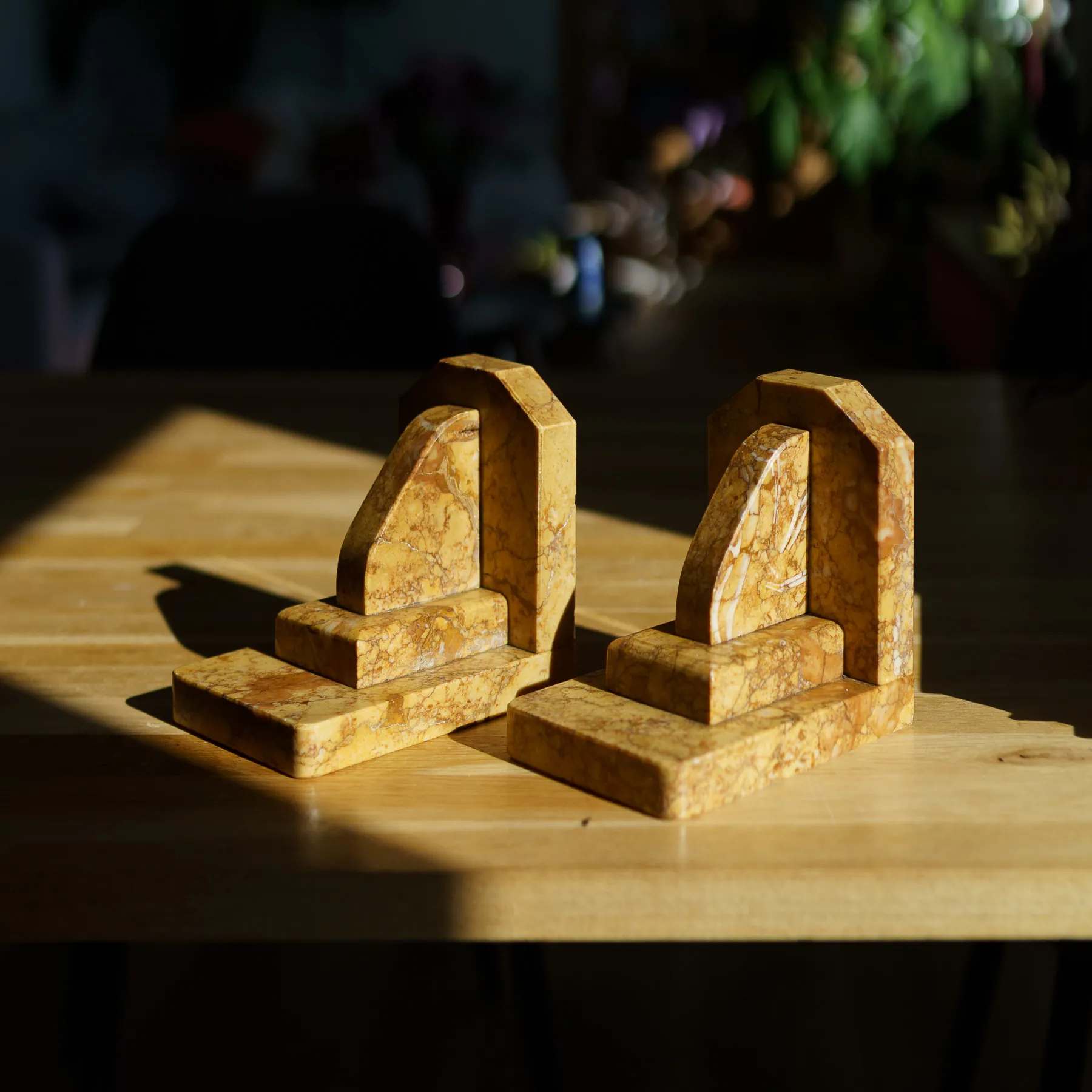 Art Deco Marble Bookends - Yellow Giallo Reale - Art Deco marmeren boekensteunen (foto 3)