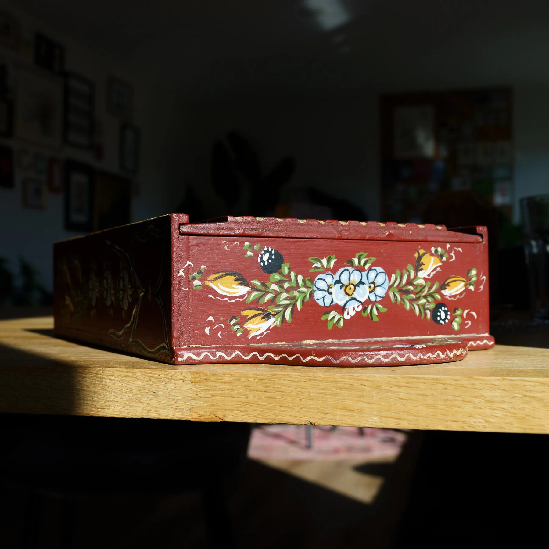 Hindeloopen Hand-Painted Wooden Box - Bird & Floral - Hindelooper handbeschilderd houten kistje (foto 7)