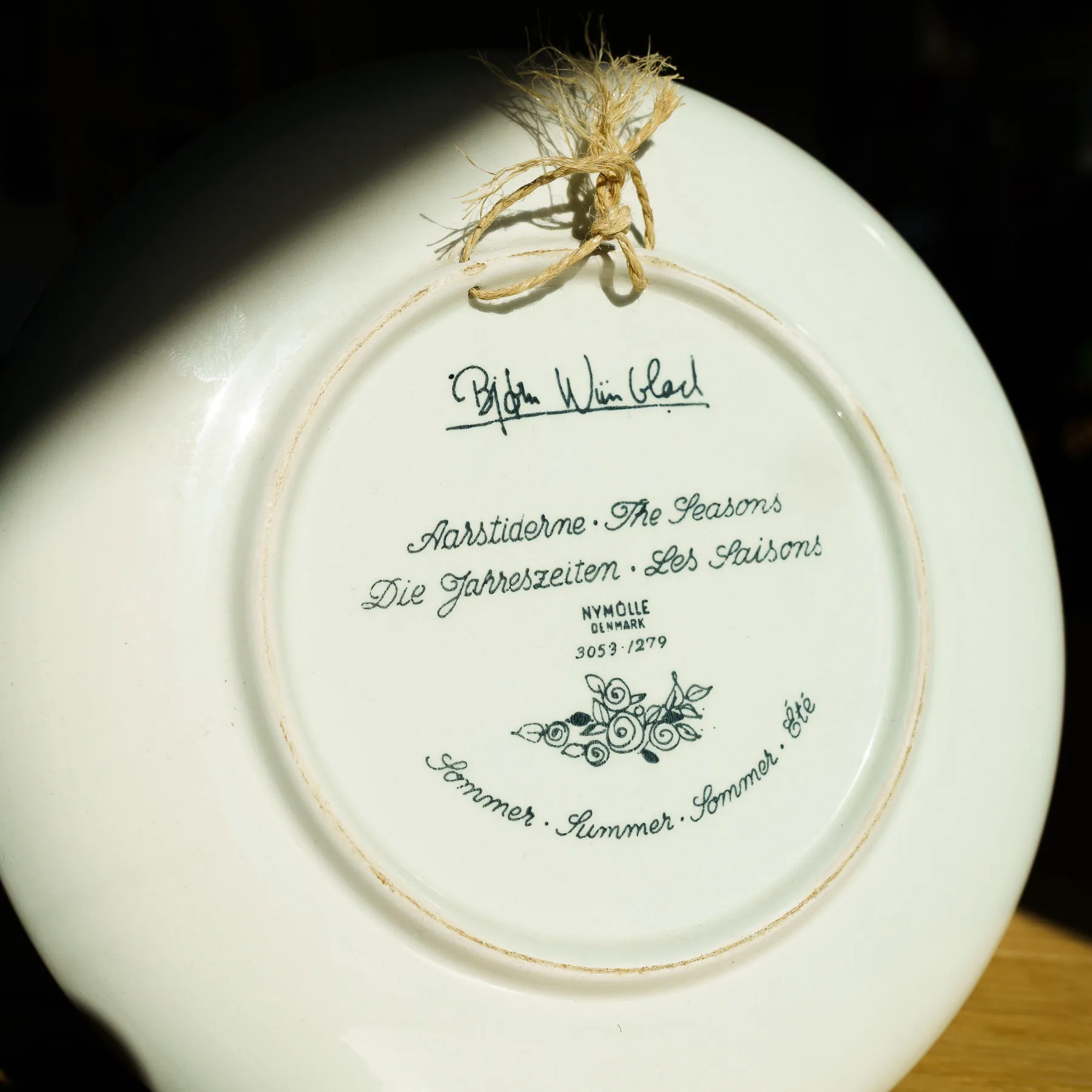 Bjorn Wiinblad Nymølle Wall Plate - Sommer - wandbord 'Zomer' van Bjørn Wiinblad (foto 5)