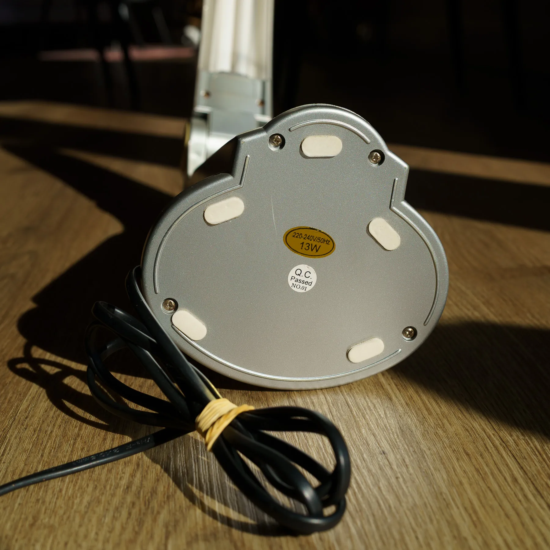H.T. Huang 'Toucan' Lamp - Silver & Yellow - toekan bureaulamp (foto 16)