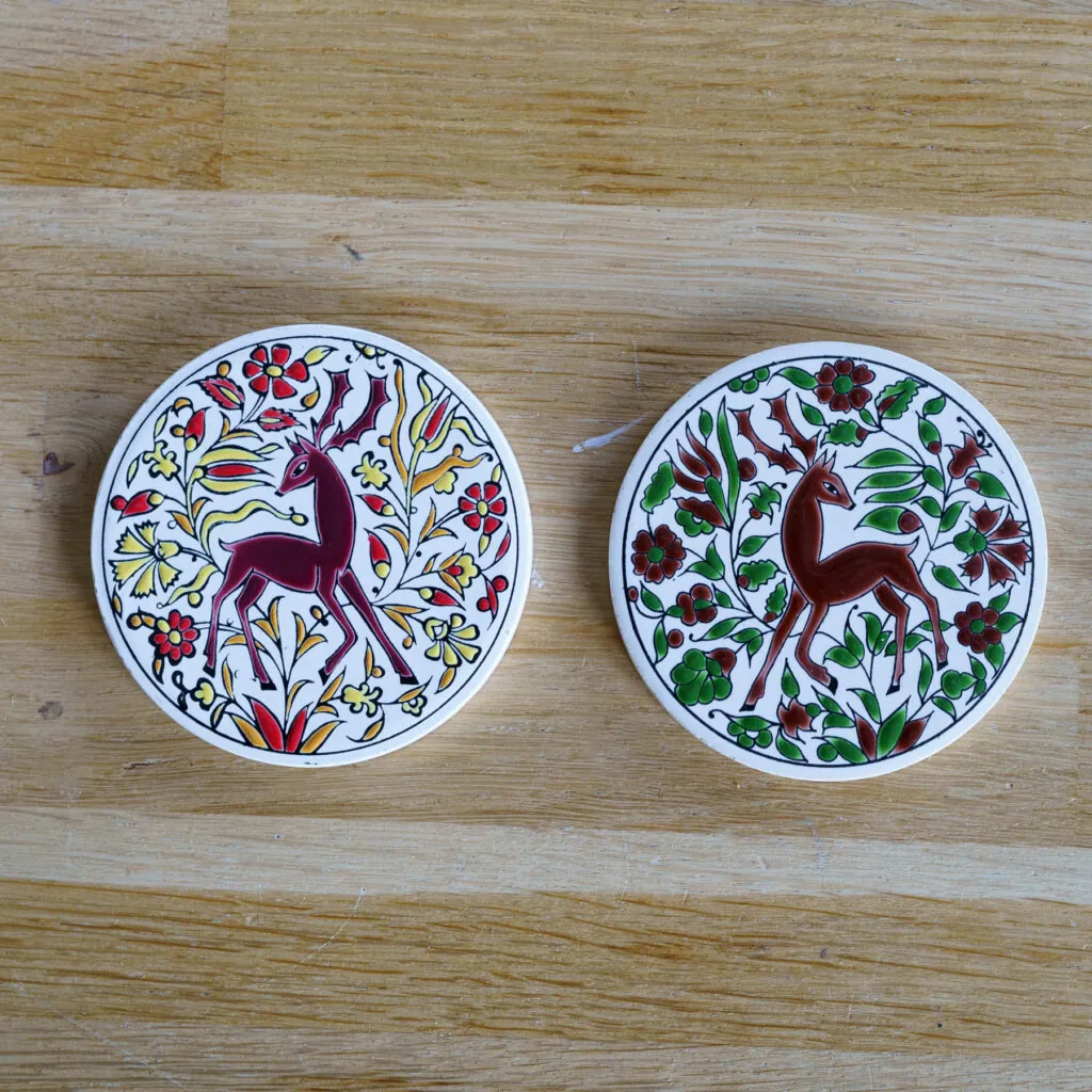 Greek Ceramic Coaster Set – Niarchos & Pandora Rhodes - Griekse keramische onderzetters (foto 10)