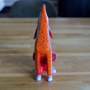 Signed Oaxacan Alebrije – Hand-Painted Howling Coyote - Mexicaanse alebrije, handbeschilderd houtsnijwerk (foto 13)