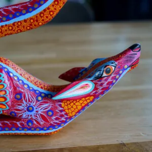 Signed Oaxacan Alebrije – Hand-Painted Howling Coyote - Mexicaanse alebrije, handbeschilderd houtsnijwerk (foto 7)