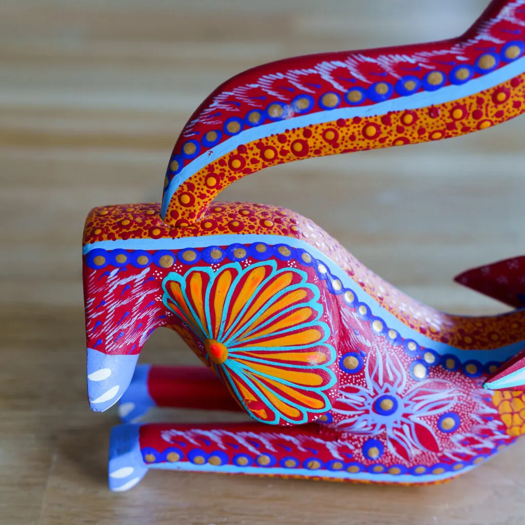 Signed Oaxacan Alebrije – Hand-Painted Howling Coyote - Mexicaanse alebrije, handbeschilderd houtsnijwerk (foto 10)