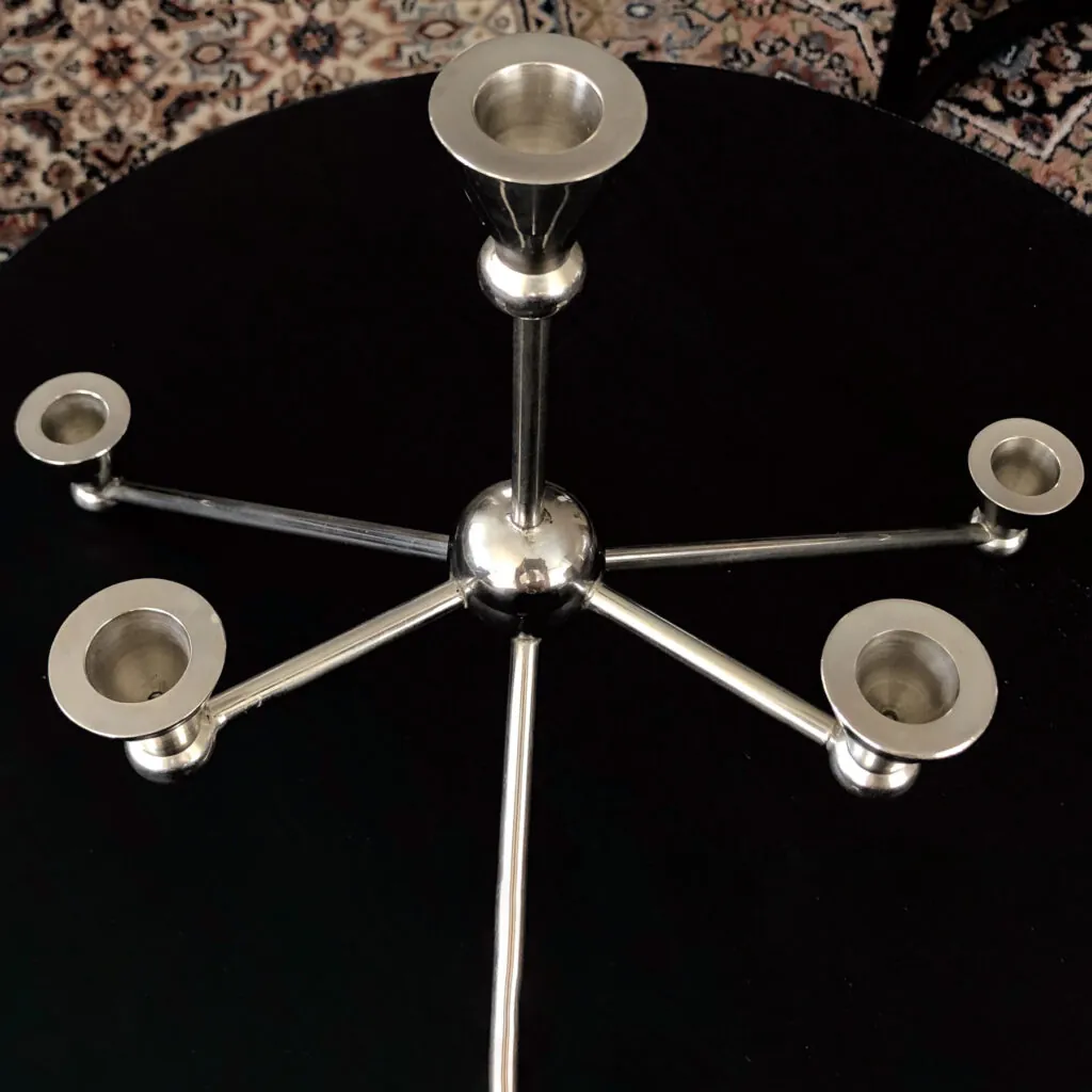 Large Brutalist Candelabra 7-Light Heavy Cast Metal - grote brutalistische kandelaar met 7 lichten (foto 3)