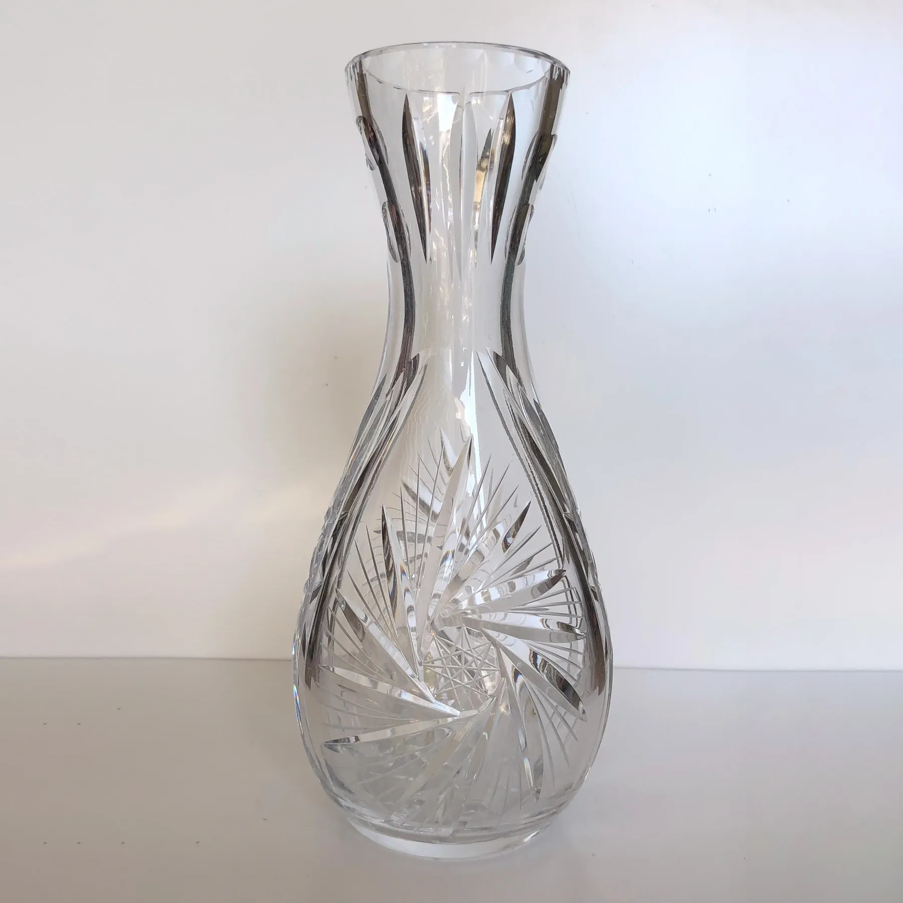 Crystal Pinwheel Vase – Hand-Cut Lead Crystal - handgeslepen kristallen vaas (foto 2)