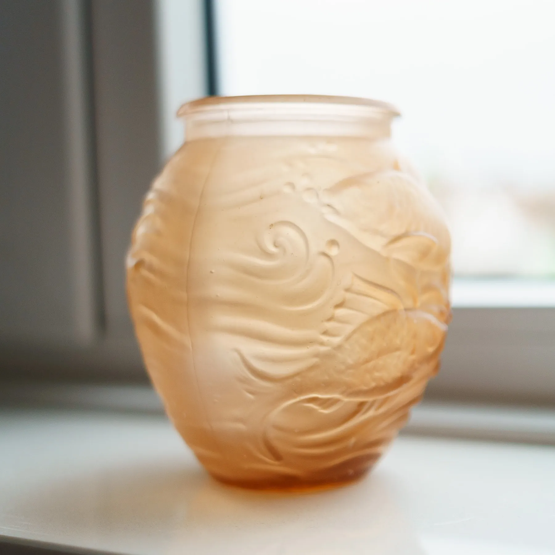 Souchon-Neuvesel Frosted Amber Glass "Poissons" Vase - vaas van mat amberkleurig glas (foto 4)