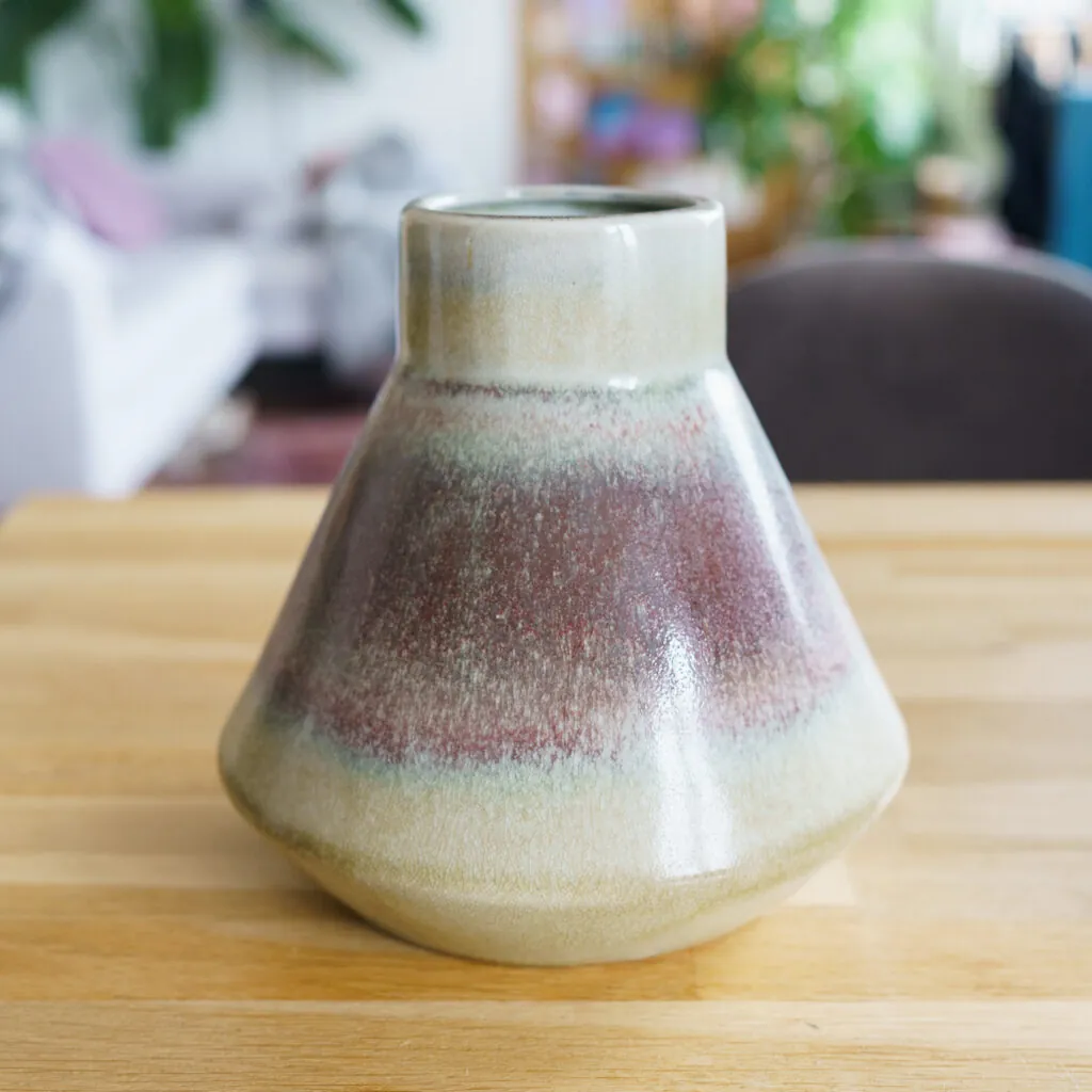 Modern Conical Studio Pottery Vase - Glazed Craquelé - conische studio-aardewerk vaas (foto 2)