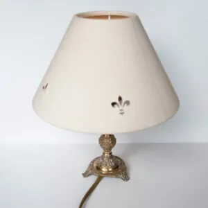 French Brass Lamp – Fleur-de-Lis Shade - Franse messing lamp met lelie-kap (foto 5)
