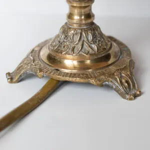 French Brass Lamp – Fleur-de-Lis Shade - Franse messing lamp met lelie-kap (foto 3)