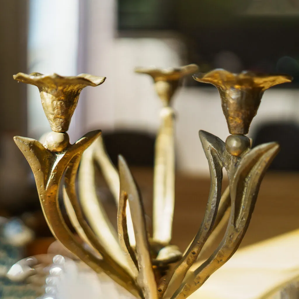Art Nouveau Style Solid Brass Four-Light Candelabra - vierarmige messing kandelaar (foto 9)